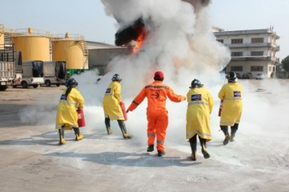 สอนวิธีดับเพลิงที่ถูกวิธี - รับอบรมดับเพลิง ฝึกซ้อมหนีไฟ - นิปปอน